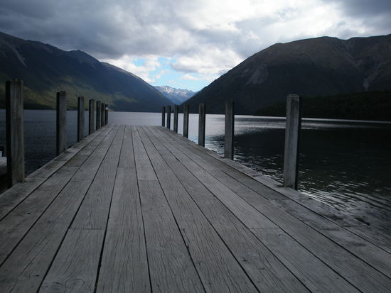 Nelson Lakes, rechts oben der Berg ist der Mount Robert