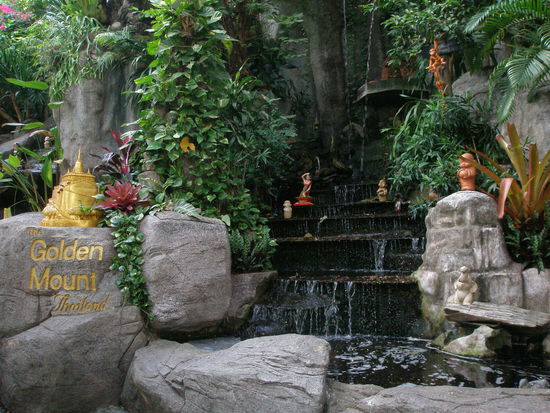 das goldene Monument