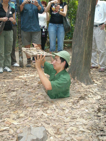 ein Tunneleingang von den Cu Chi Tunneln