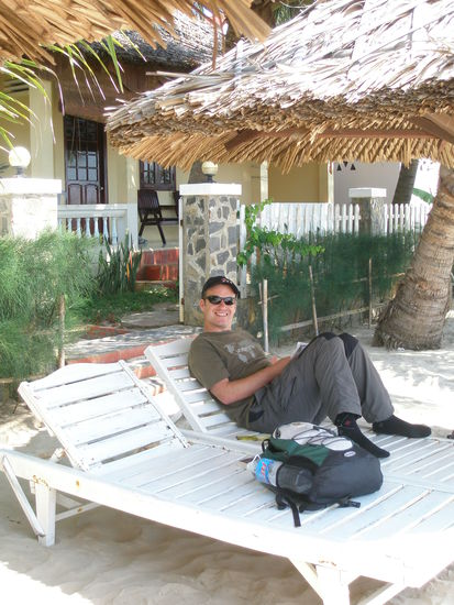 Richard beim lesen/sonnen in Mui Ne