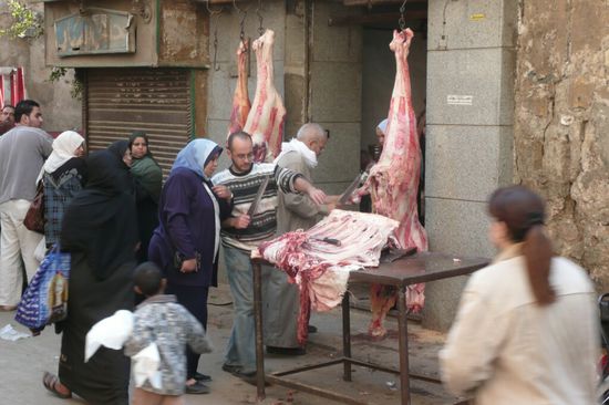 Schlachter im Suq in Kairo