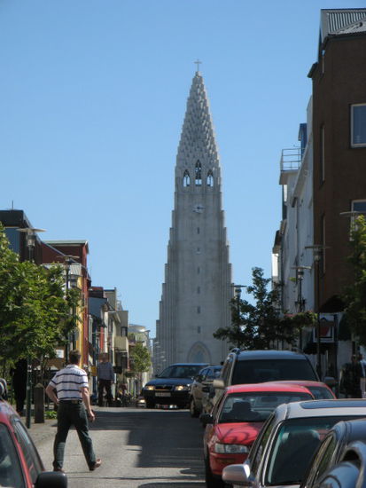 zur Hallgrimskirche...