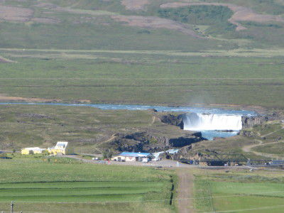Das gelbe Hotel am Godafoss