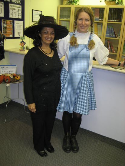 Shenaz, meine Kollegin und Dorothy ... nur die roten Schuhe fehlen...