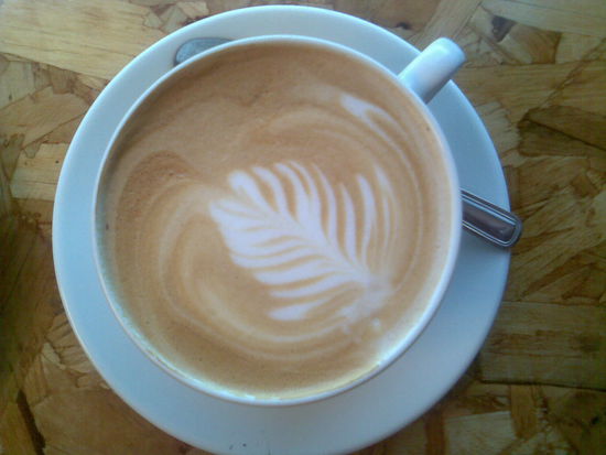 Ich habe direkt bei mir um die Ecke ein niedliches kleines Café "Broadview Espresso" entdeckt. Der Kaffee schmeckt wie zu Hause und ich komme oft am Wochenende nach der Arbeit hierher, um die Zeitung zu lesen und einen Café Latte zu trinken. Ein bisschen das Gefühl von Heimat.