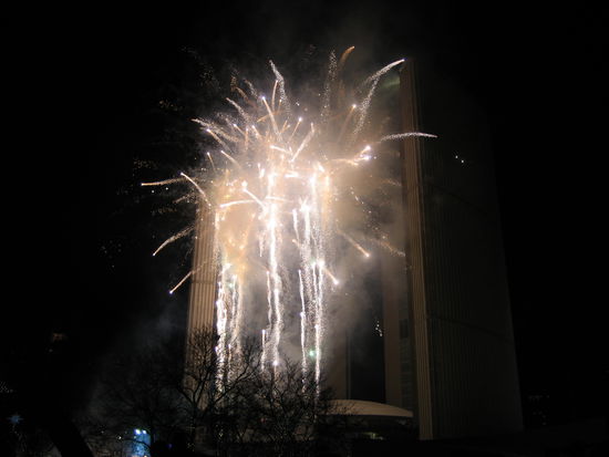 Und da tatsächlich keiner auch nur ansatzweise etwas alkolisches zu sich genommen hat, haben wir unsere beiden Piccolos wieder brav eingepackt und werden sie ein anderes Mal trinken und auf 2009 anstossen