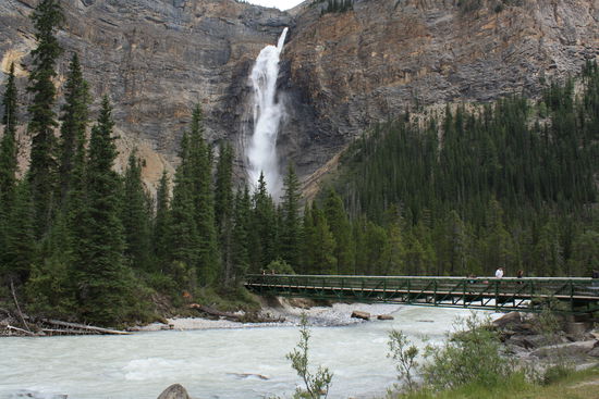 Die Takakkaw Falls im Yoho Nationalpark