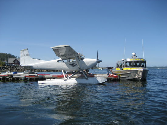 Markus ist total begeistert von den Wasserflugzeugen