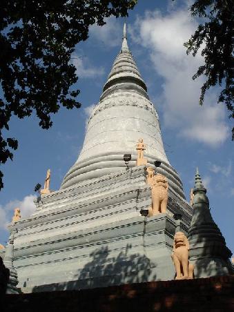 Wat Phnom.