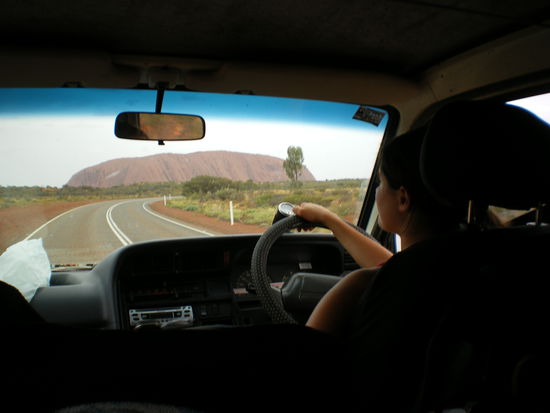 Nadgee am Steuer Richtung Ayers Rock