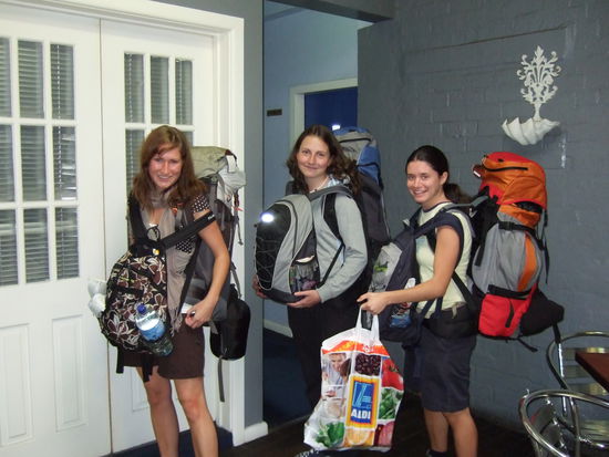 Beim Verlassen des 1. Hostels, mit Aldi Tuete 