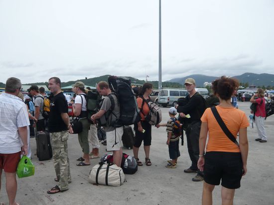 Wir warten auf die Faehre