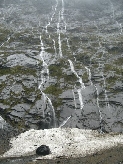 Eis und Schnee....vor 30 Minuten sind wir noch in kurzen Klamotten rumgelaufen!!!!!