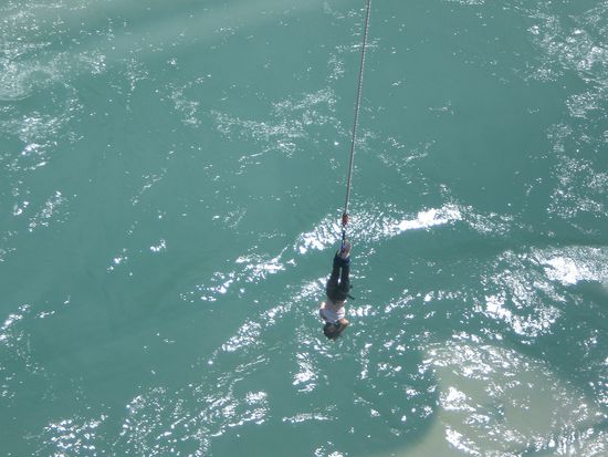 Bungee...hier ist auch schon Orlando Bloom in seiner Drehpause von Herr der Ringe gesprungen!!!!