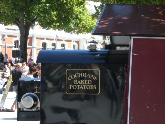 Baked Potatoes mit viel scharfer Sosse!