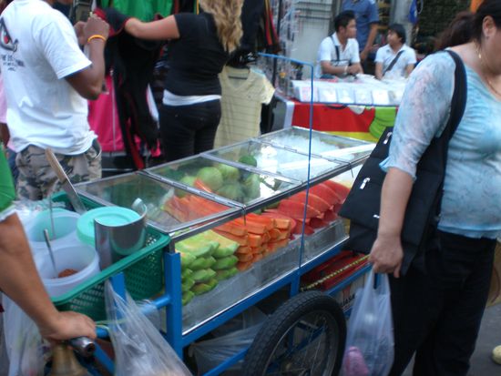 auf den Strassen findet man immer wieder fahrbare Stände mit verschiedensten Obstsorten