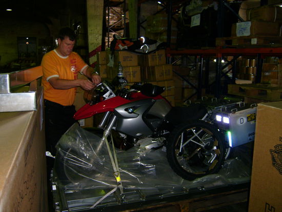 Matthias beim Schrauben