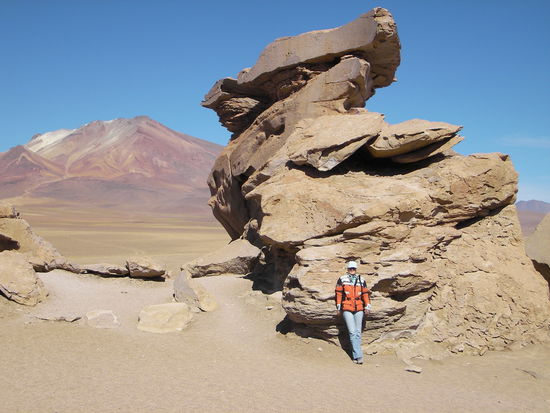 Bizare Felsen mit atemberaubender Hintergrundkulisse