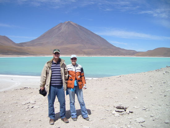 Uli und Matthias vor der bekannten Laguna Verde (gruene Lagune)
