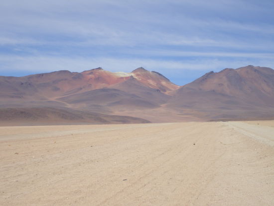 Farbenspiel der Berge im Altiplano
auf 4600 Meter Hoehe