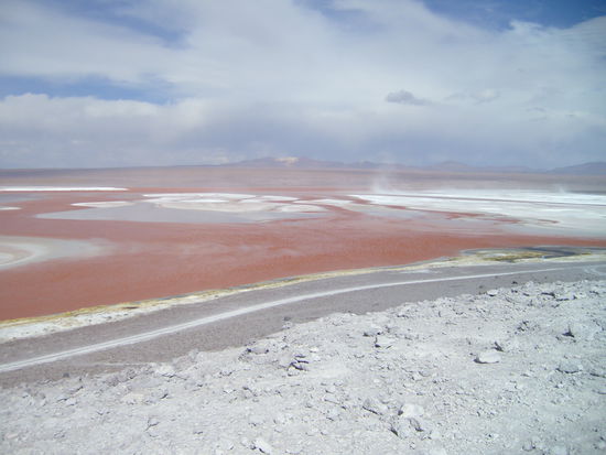 Laguna Colorado mit Salzinseln