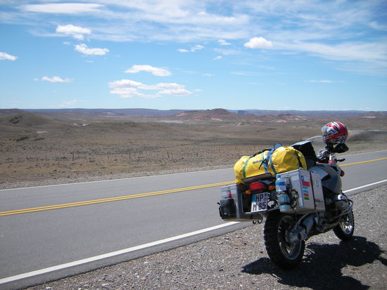 Anfangs waren Fotostopps noch moeglich, Ruta 40 hier noch geteert