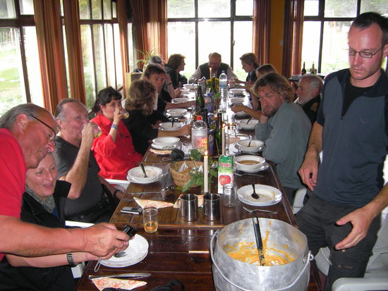 Eine leckere Karottensuppe eroeffnete das 3-Gang-Menue...