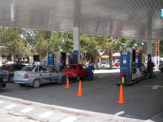 Die letzten Tropfen 87-Oktanbenzin werden verkauft