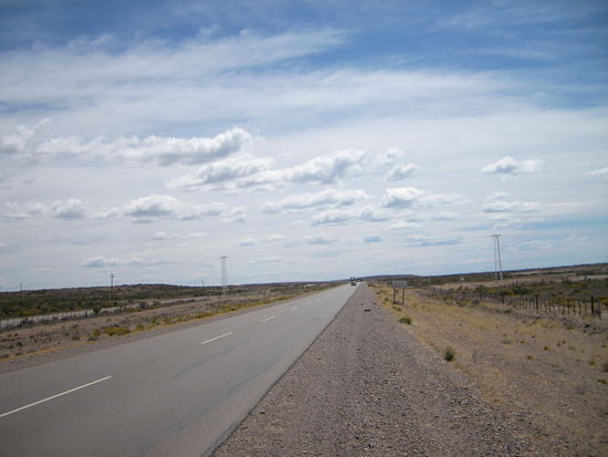 Bis zu 15 Kilometer gehen die Strassen kerzengeradeaus, ohne eine einzige Kurve