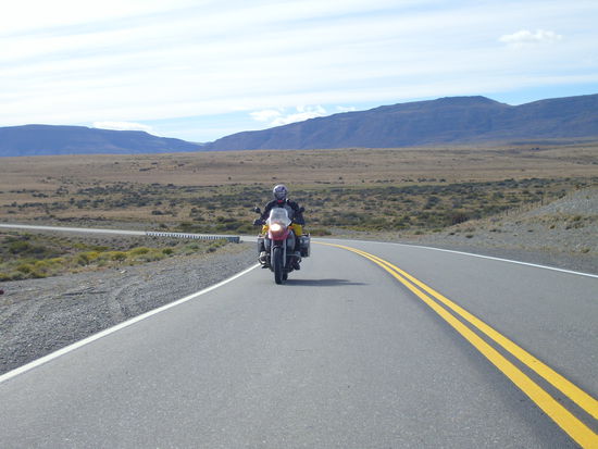 Fast unbekannt: Aufrechtes Fahren, sonst sind wir immer in Schraeglage gegen den Wind