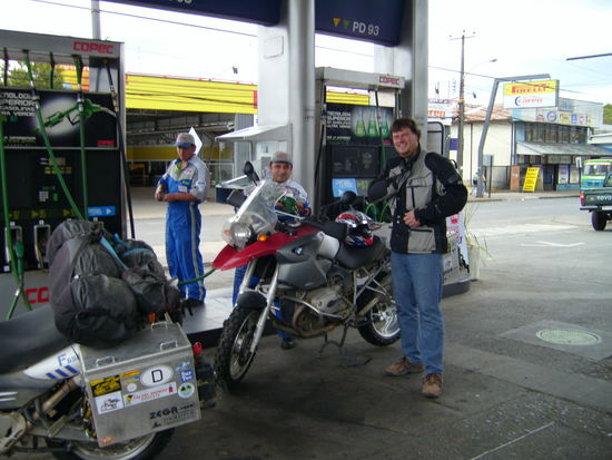 Nach dem Reifenwechsel noch ein Tankstopp