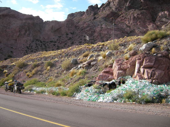 Wasserflaschen fuer die Schutzheilige der Autofahrer