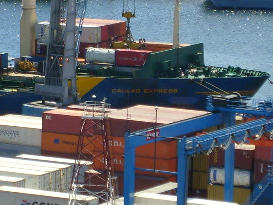 Endlich, die Callao Express im Hafen