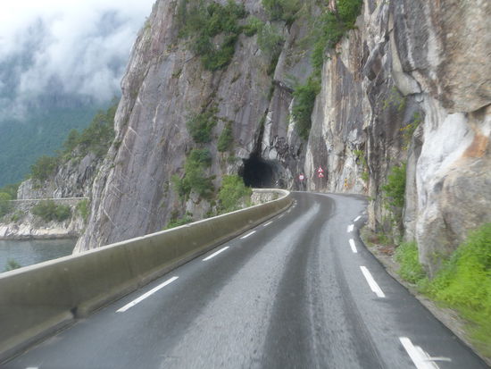 Norwegen hat viiiiiiiele Tunnel...