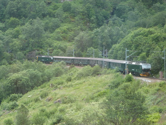 Die Flambahn schraubt sich von 0 Meter auf fast 900 Höhenmeter empor
