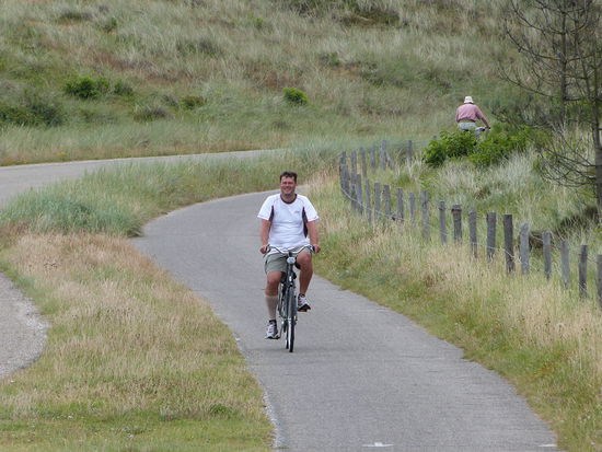 Ab gings mit dem holland-typischen Verkehrsmittel an den Nordseestrand