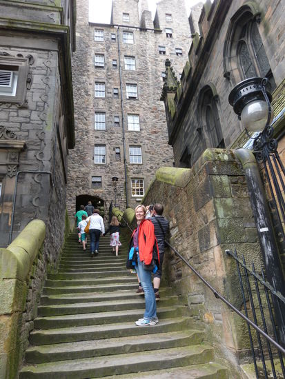 Durch die engen Gassen hinauf zur Altstadt und dem Castle von Edinburgh