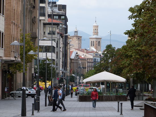 Im Hintergrund die Pyrenäen