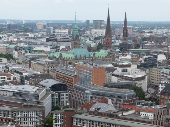Blick vom Michel Richtung Rathaus