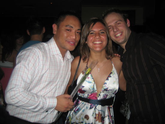 Jaaa und danach hat mich Soccorro (bei der ich die nachsten drei Wochen bis ich nach Tamanien fliege wohne, also KEINE Post mehr an die alte Adresse) noch in einen HipHop Club geschleppt. Und jaaa, ich habe ein Kleid getragen .