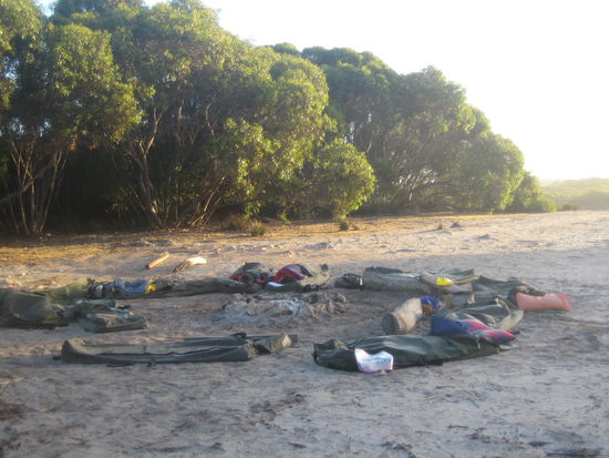 Unser Nachtlager am naechsten Morgen.