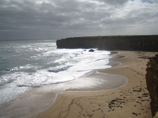 Nun rollten die Wolken wieder auf uns zu, aber da machten wir uns schon wieder im gemuetlichen Bus auf den Rueckweg!