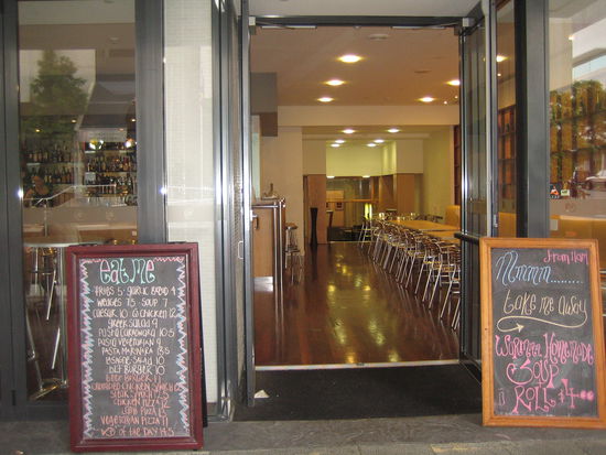 GRADE DURCH UNTEN LINKS IST DANN DAS TEN  RESTAURANT