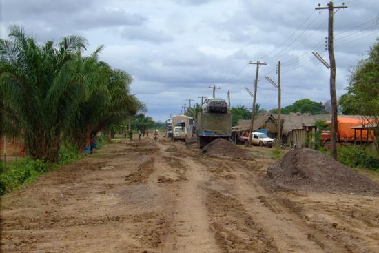 So sieht die Schlammpiste auf dem Weg zur Pampas aus.