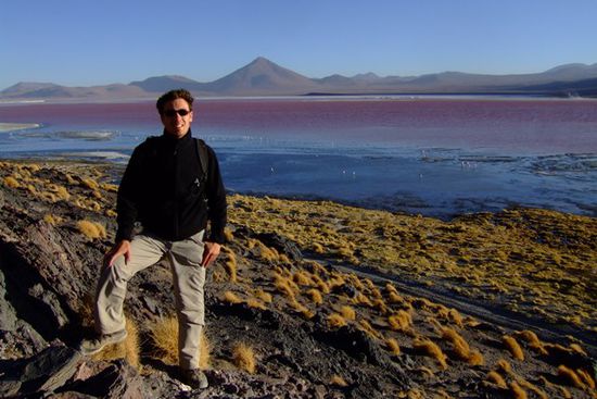Peter vor der unglaublich schoenen Laguna Colorada!