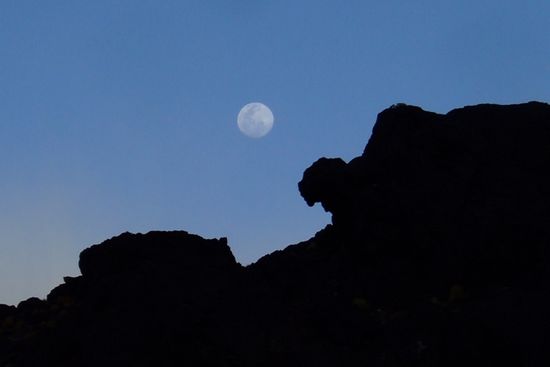Und hier scheint schon der Mond.