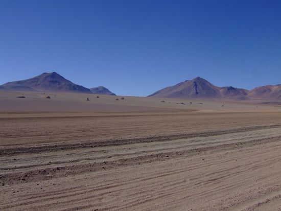 Staubig-trockene Andenlandschaft.