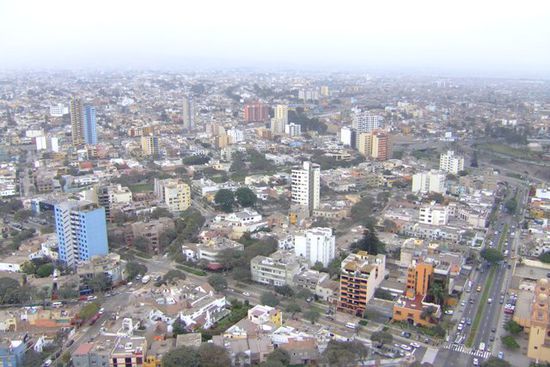Lima aus Flugsicht...die Stadt scheint endlos zu sein!