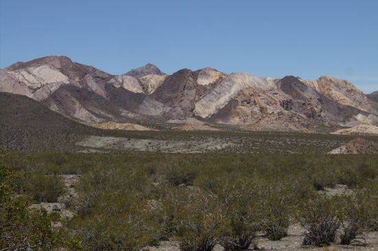 Die Felsen weisen zum Teil erstaunliche Farben auf!