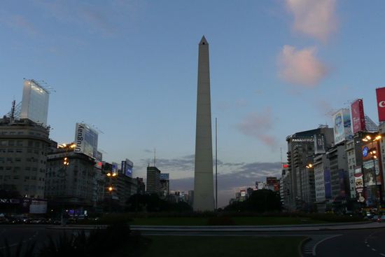 Der Obelisk von Buenos Aires, eines der Wahrzeichen.